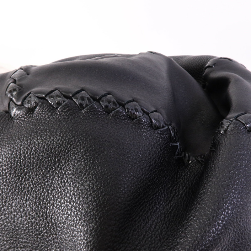 BOTTEGA VENETA 牛皮皮革Cushion Bag銀扣手挽袋-11