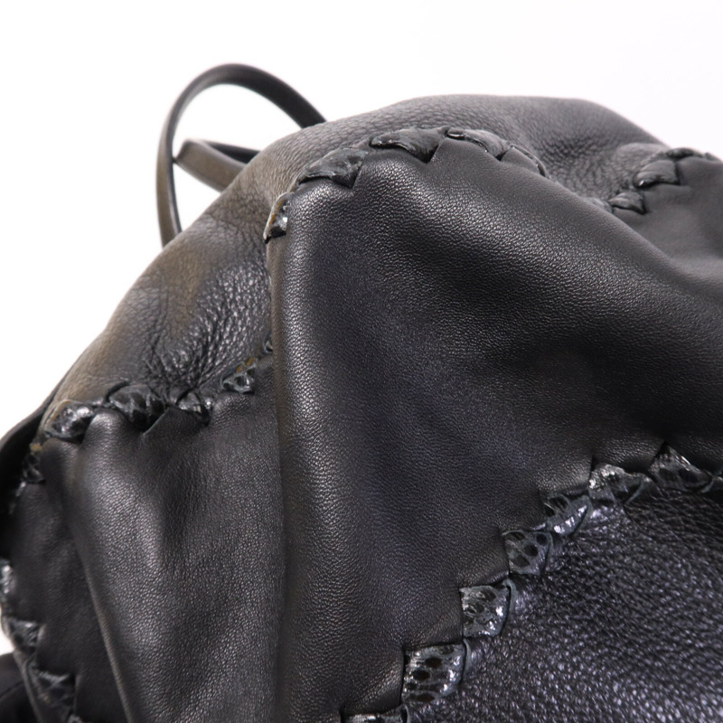 BOTTEGA VENETA 牛皮皮革Cushion Bag銀扣手挽袋-12