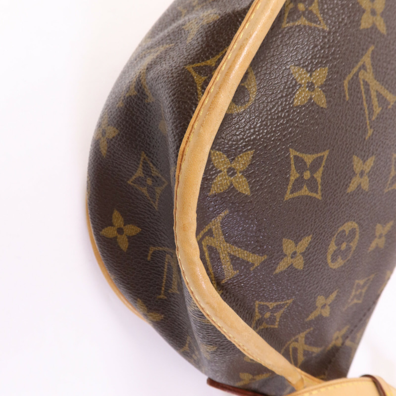 LOUIS VUITTON Monogram Menilmontant MM金扣肩背袋-11