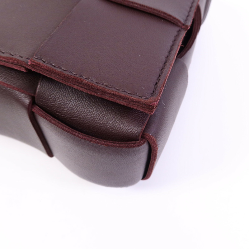 BOTTEGA VENETA 羊皮皮革Cassette Bag金扣肩背袋-8