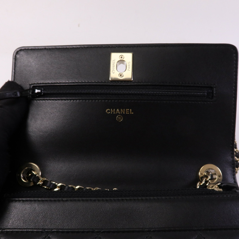 CHANEL 羊皮皮革Trendy CC Wallet On Chain金扣鏈帶肩背袋-15