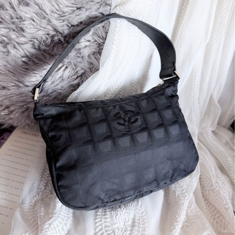 香奈兒 黑色 CHANEL經典Travel Line旅行系列 腋下包 手袋 單肩包-0