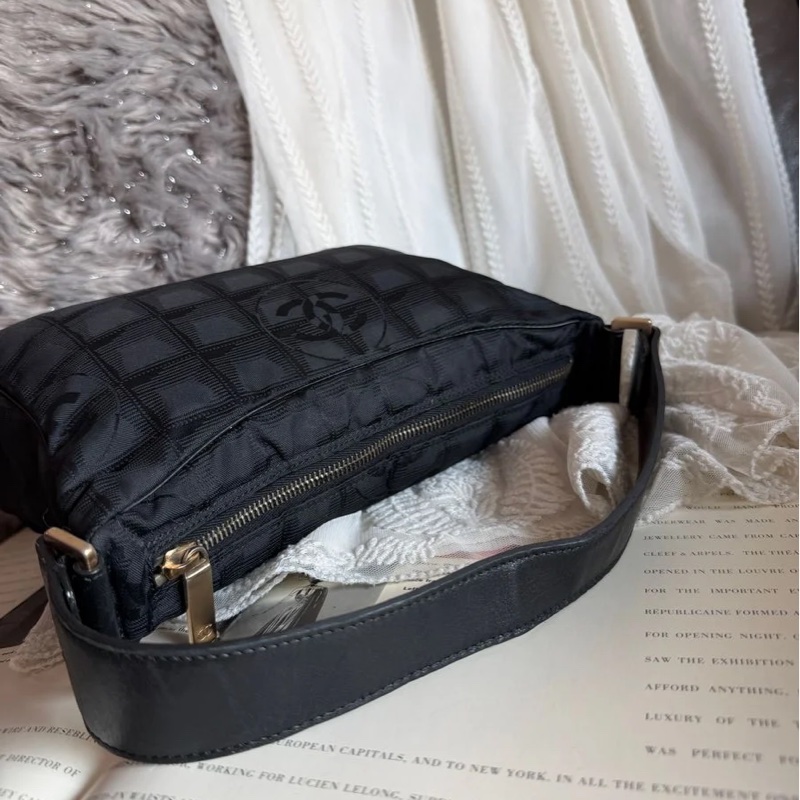 香奈兒 黑色 CHANEL經典Travel Line旅行系列 腋下包 手袋 單肩包-11