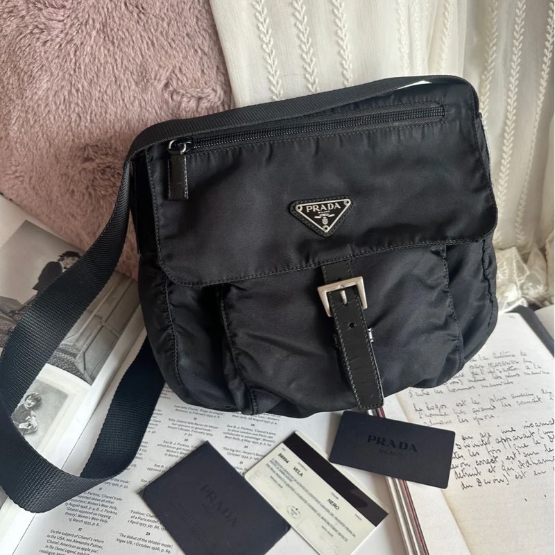 普拉達 翻蓋郵差包 prada 黑色 尼龍 斜挎 包包 女生 男生 中古包 re nylon black messenger bag-1