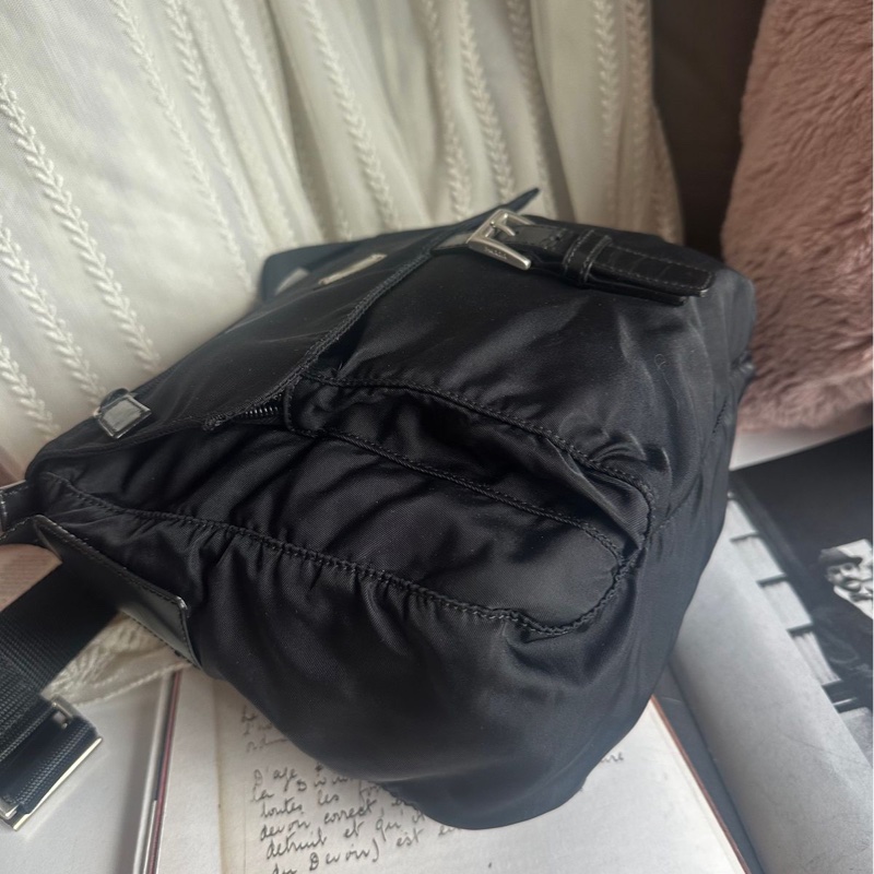 普拉達 翻蓋郵差包 prada 黑色 尼龍 斜挎 包包 女生 男生 中古包 re nylon black messenger bag-11