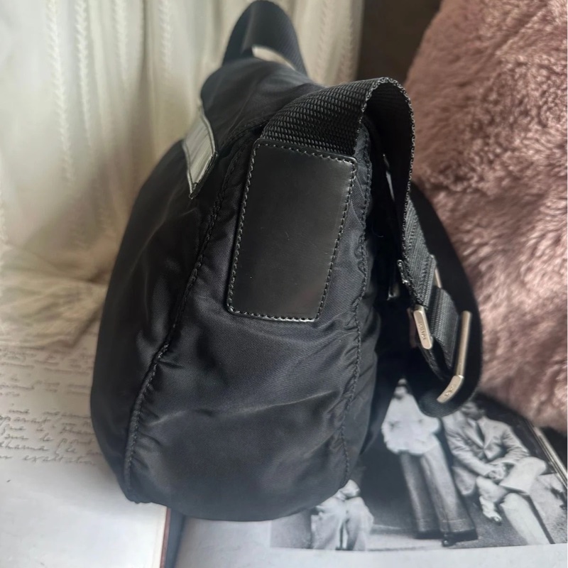 普拉達 翻蓋郵差包 prada 黑色 尼龍 斜挎 包包 女生 男生 中古包 re nylon black messenger bag-17