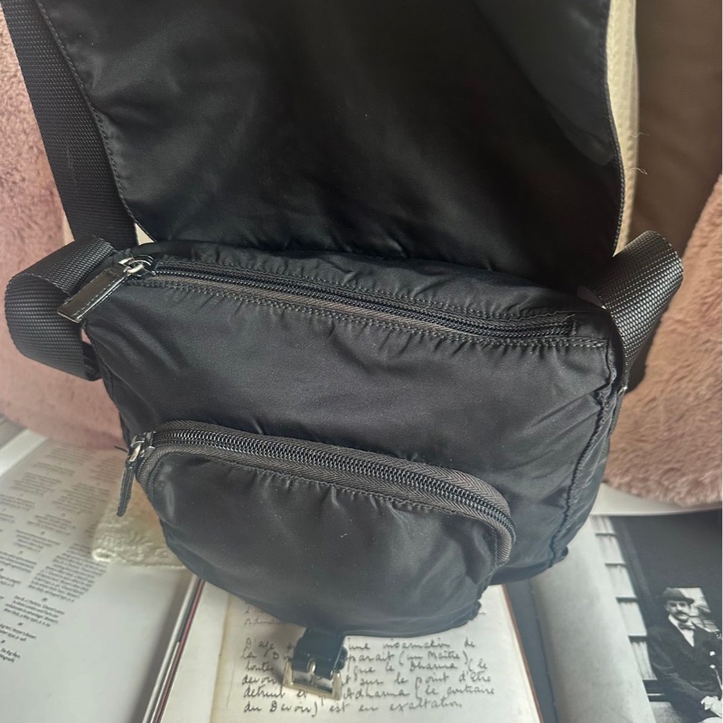 普拉達 翻蓋郵差包 prada 黑色 尼龍 斜挎 包包 女生 男生 中古包 re nylon black messenger bag-18