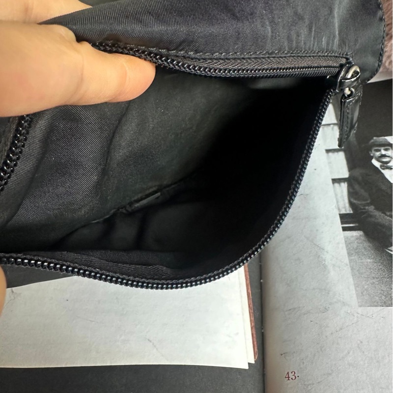 普拉達 翻蓋郵差包 prada 黑色 尼龍 斜挎 包包 女生 男生 中古包 re nylon black messenger bag-19