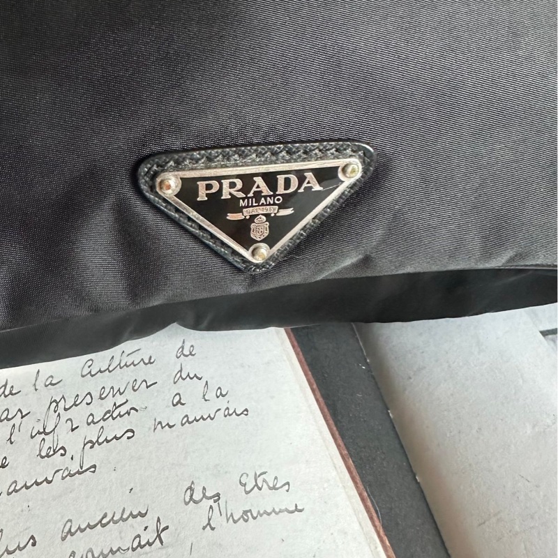 普拉達 倒三角 郵差包 prada 黑色 尼龍 斜挎 包包 女生 男生 black messenger bag-2