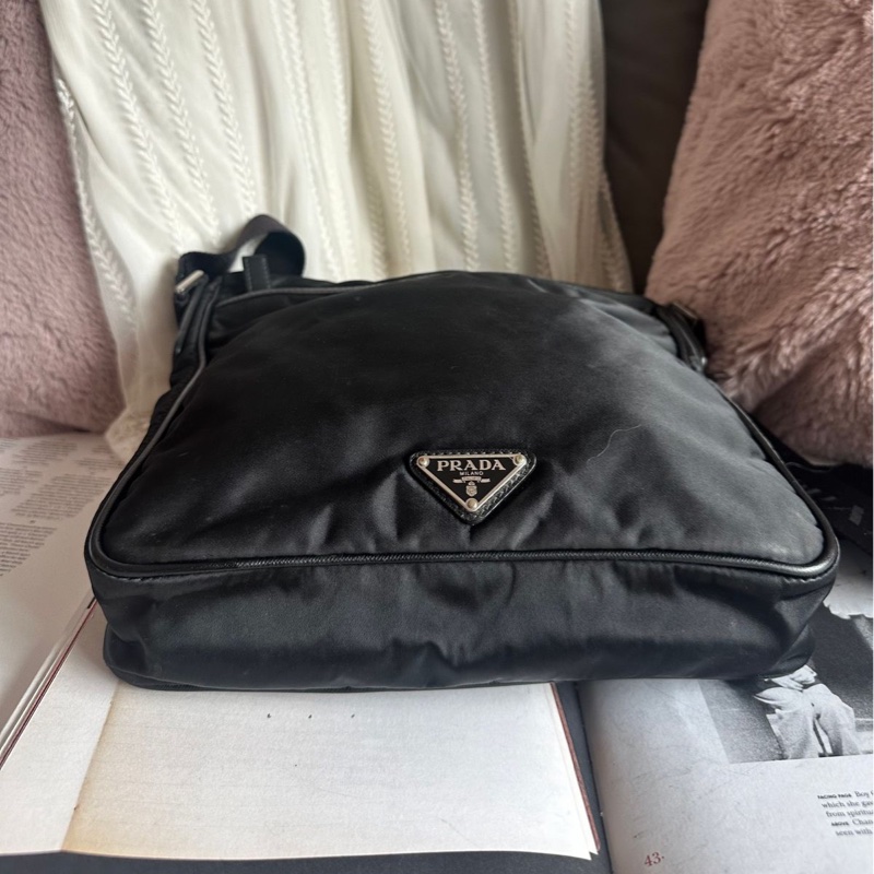 普拉達 倒三角 郵差包 prada 黑色 尼龍 斜挎 包包 女生 男生 black messenger bag-4