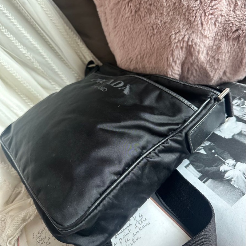普拉達 倒三角 郵差包 prada 黑色 尼龍 斜挎 包包 女生 男生 black messenger bag-14