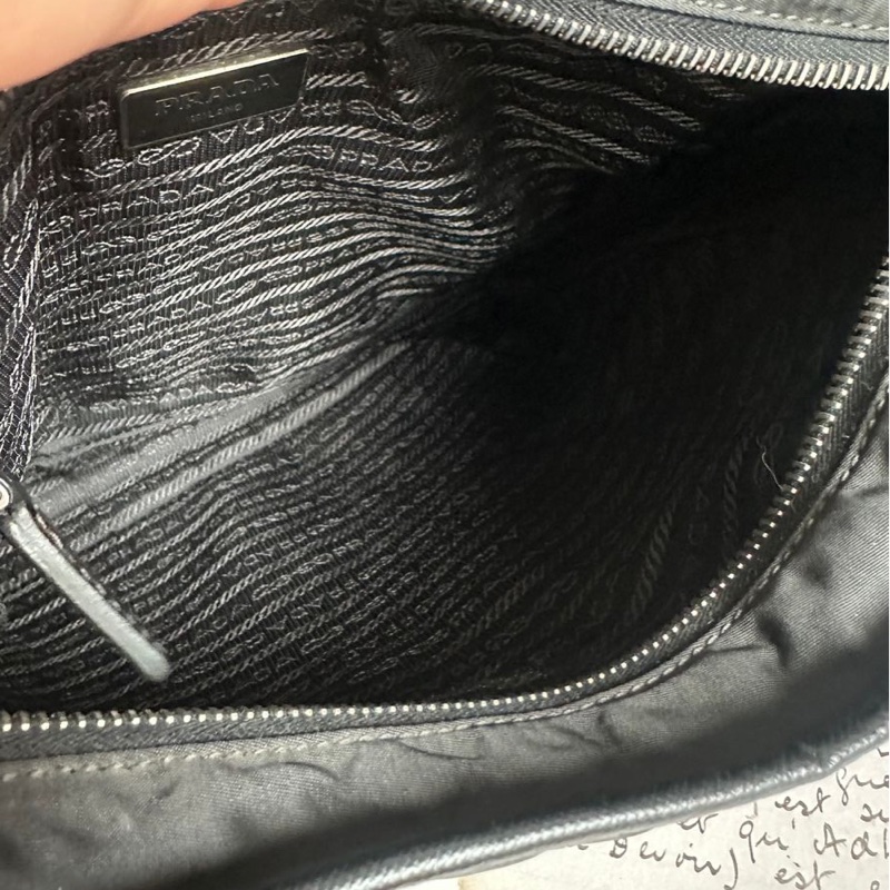 普拉達 倒三角 郵差包 prada 黑色 尼龍 斜挎 包包 女生 男生 black messenger bag-18