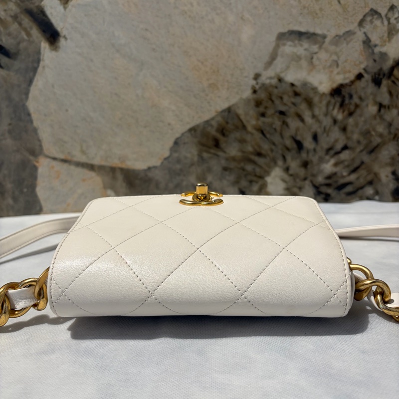 Chanel 菱格粗鍊圓弧底口蓋包-9