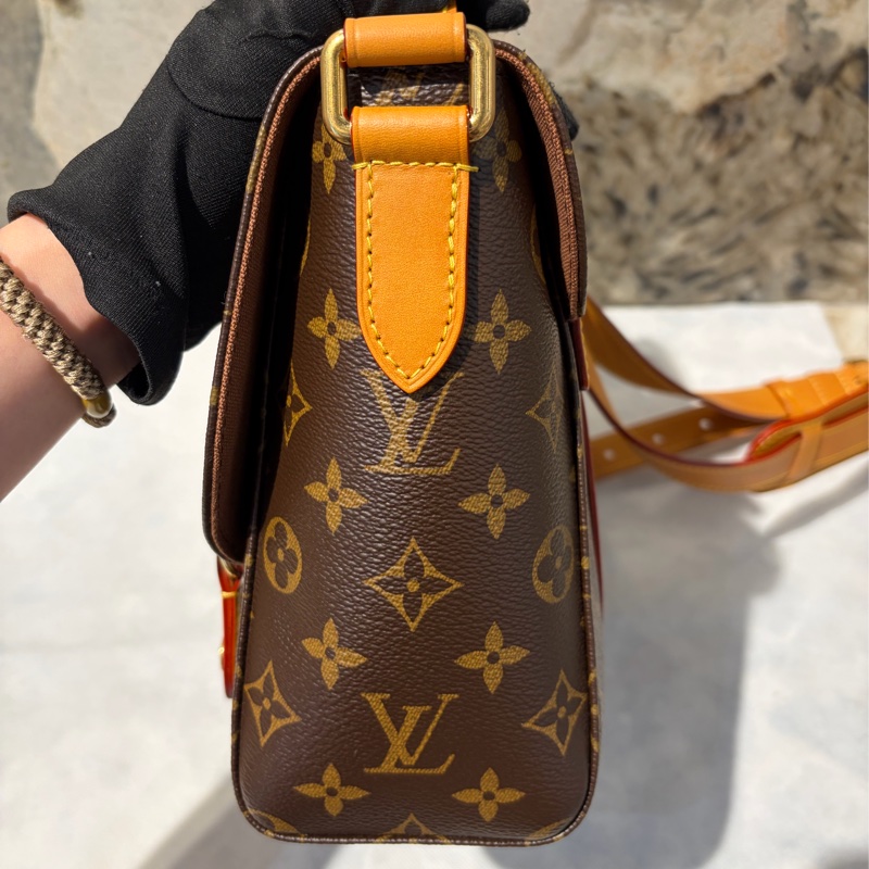 LV CHRISTOPHER信差包-3