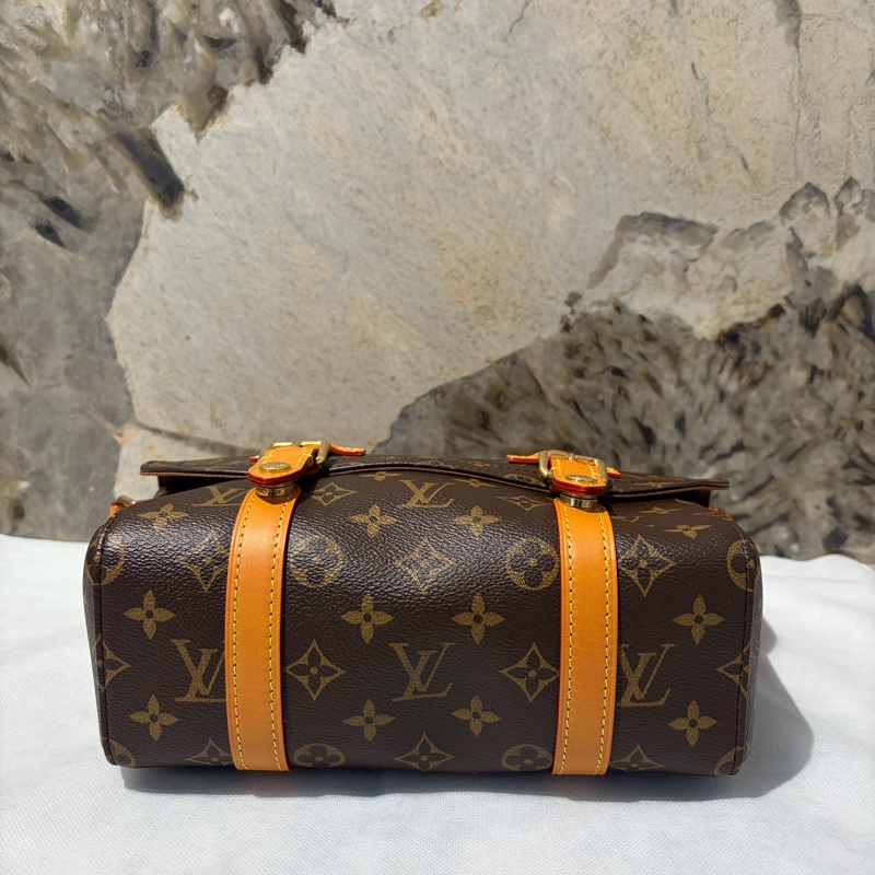 LV CHRISTOPHER信差包-4