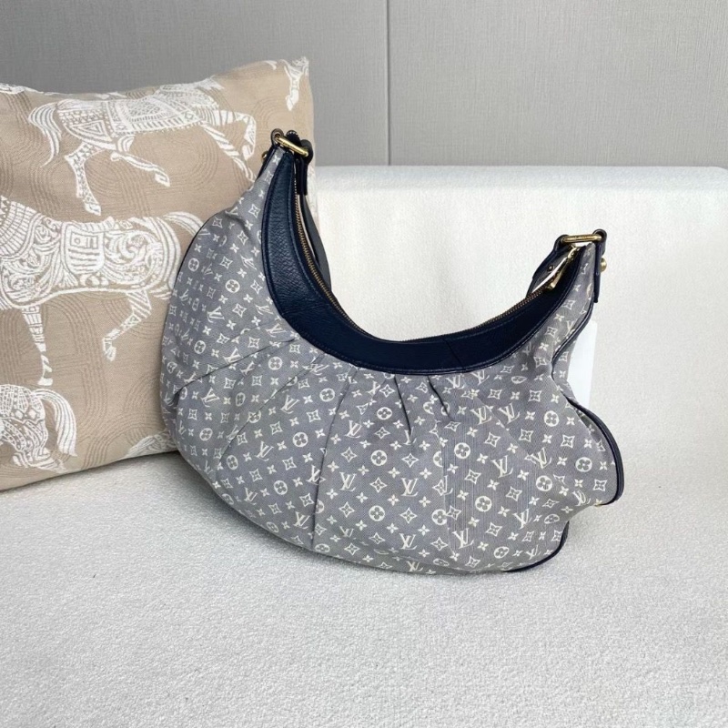 LV牛仔帆布月亮腋下包 灰色帆布拼皮42*29 9新 配件塵袋-1
