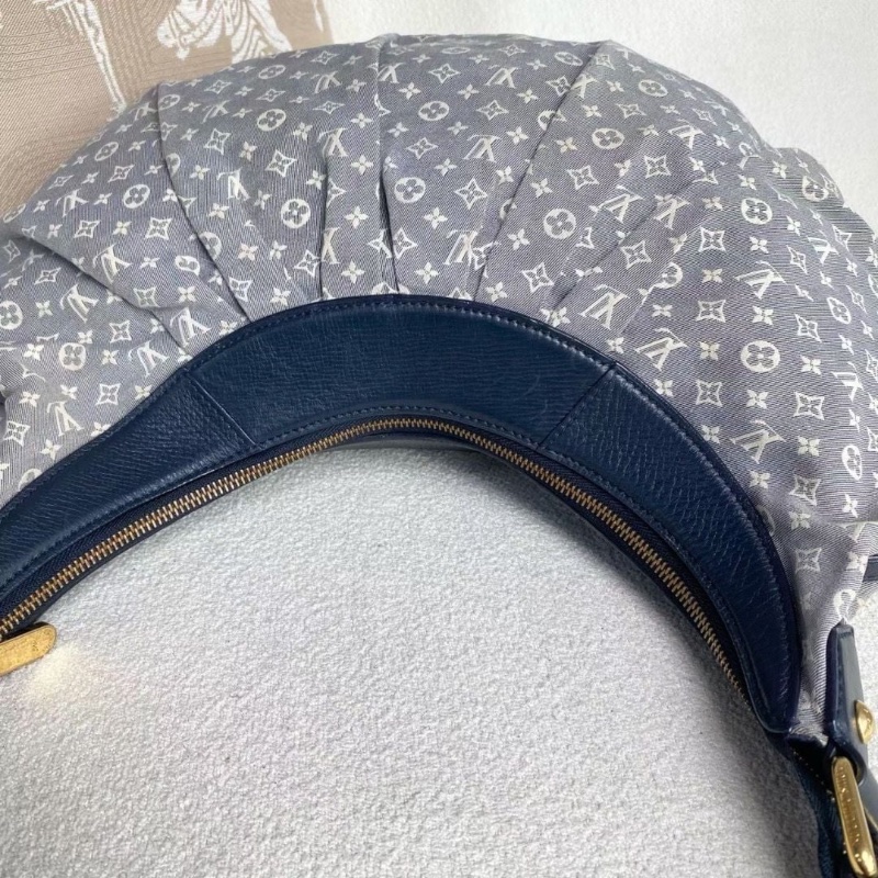 LV牛仔帆布月亮腋下包 灰色帆布拼皮42*29 9新 配件塵袋-5