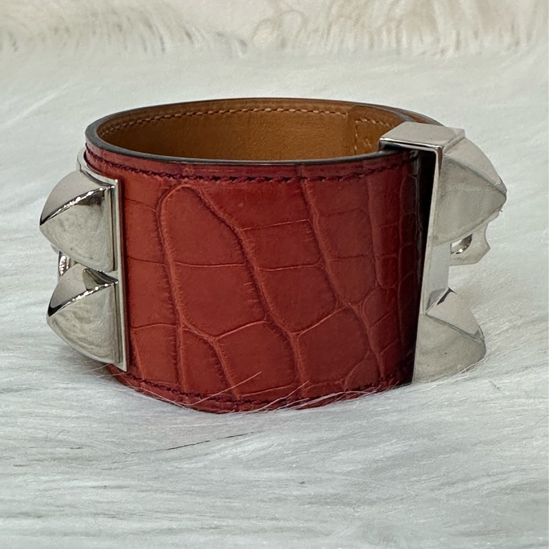 Hermes 紅鱷魚皮銀釦鉚釘手環 CDC-1