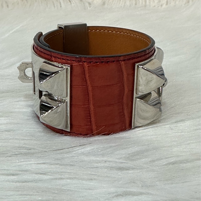 Hermes 紅鱷魚皮銀釦鉚釘手環 CDC-3