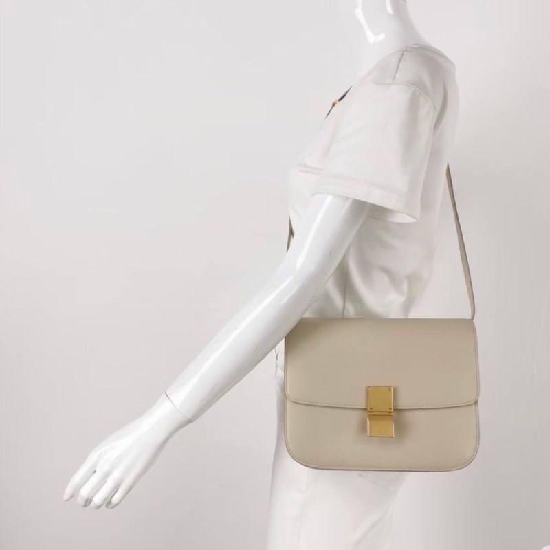 Celine Box豆腐包中號 米白色 金扣 牛皮24*20*6  9新 配件肩帶 塵袋-0