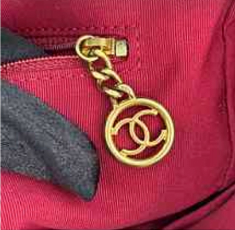 Chanel 23B 黑金牛皮沙灘包小號芯片款-9