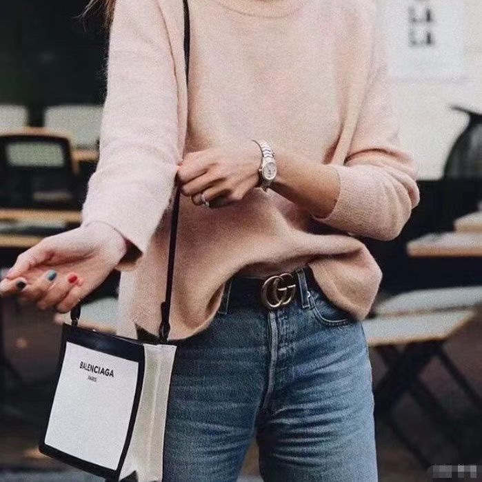 BALENCIAGA Pochette 黑白熊貓拼色 帆布拼皮 信封包26*19 9新 配件塵袋-0