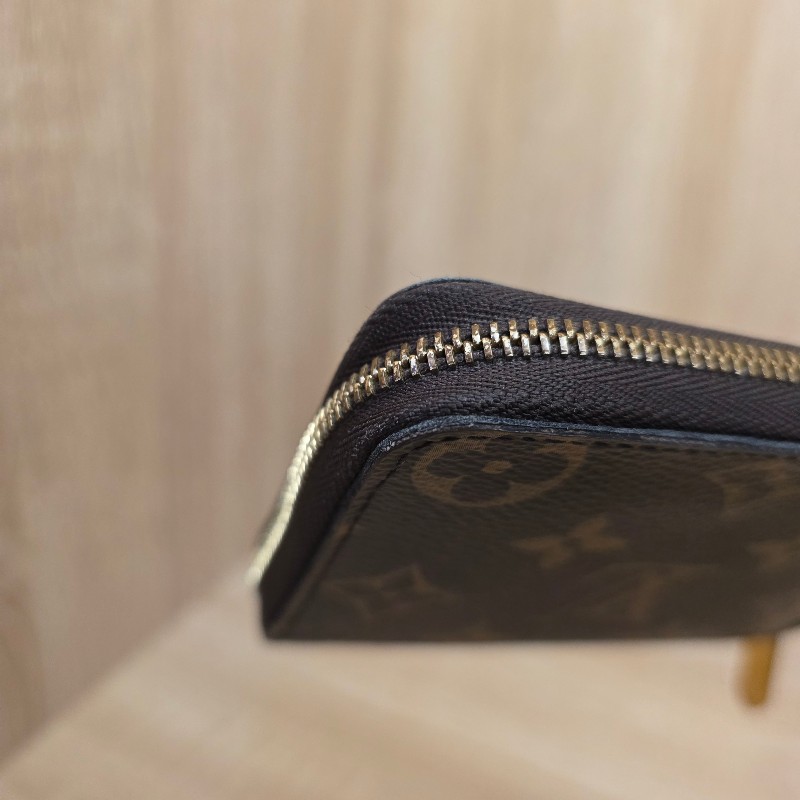 [福利品相出清😍] LV老花拉鏈零錢卡包-3