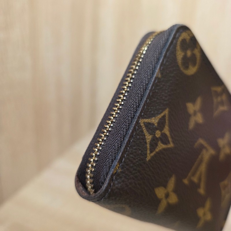 [福利品相出清😍] LV老花拉鏈零錢卡包-4