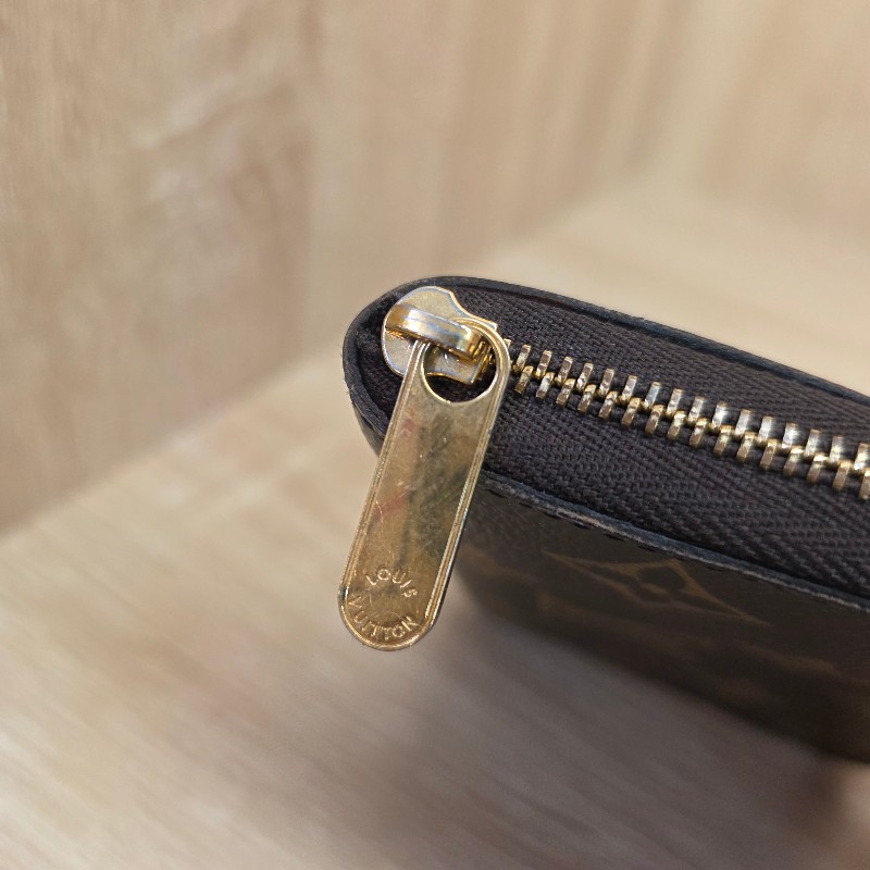 [福利品相出清😍] LV老花拉鏈零錢卡包-5