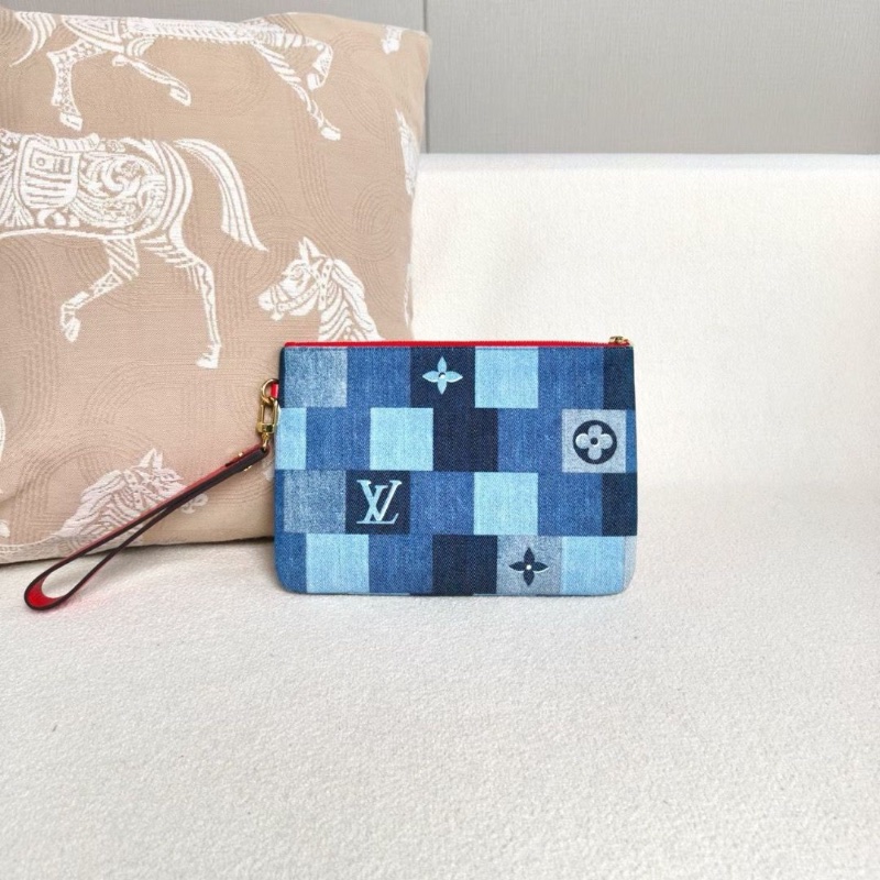 LV flore棋盤格丹寧牛仔手拿包22.5*13 95新 配件塵袋-3