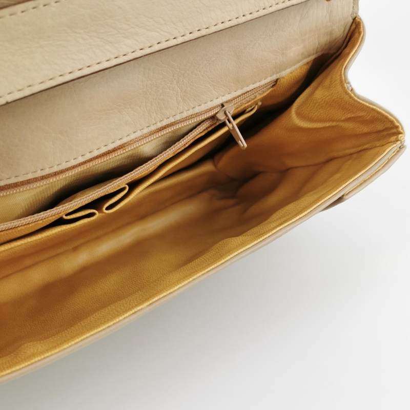 Celine牛皮純色翻蓋斜挎包-5