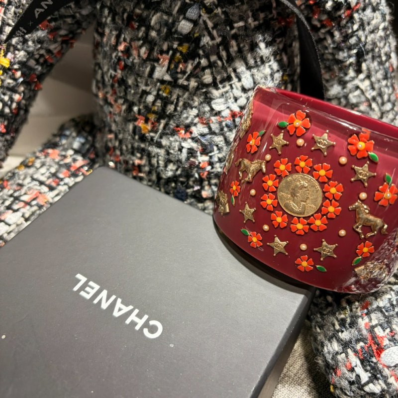 CHANEL 壓克力寬版手環-3