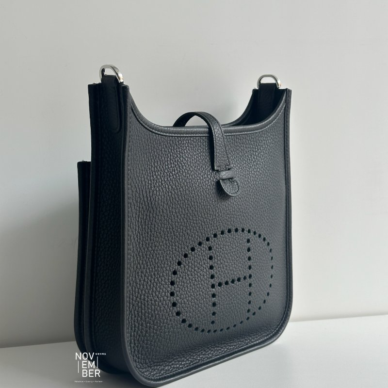 99新🆕 新尺寸✨ Hermès 愛馬仕 Evelyne 23 黑色銀釦-1