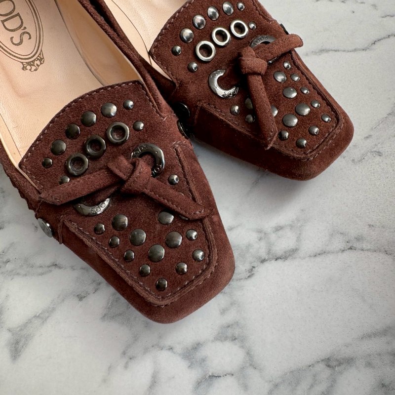 🎊個性又舒適 TODS 深咖色麂皮高跟鞋-1