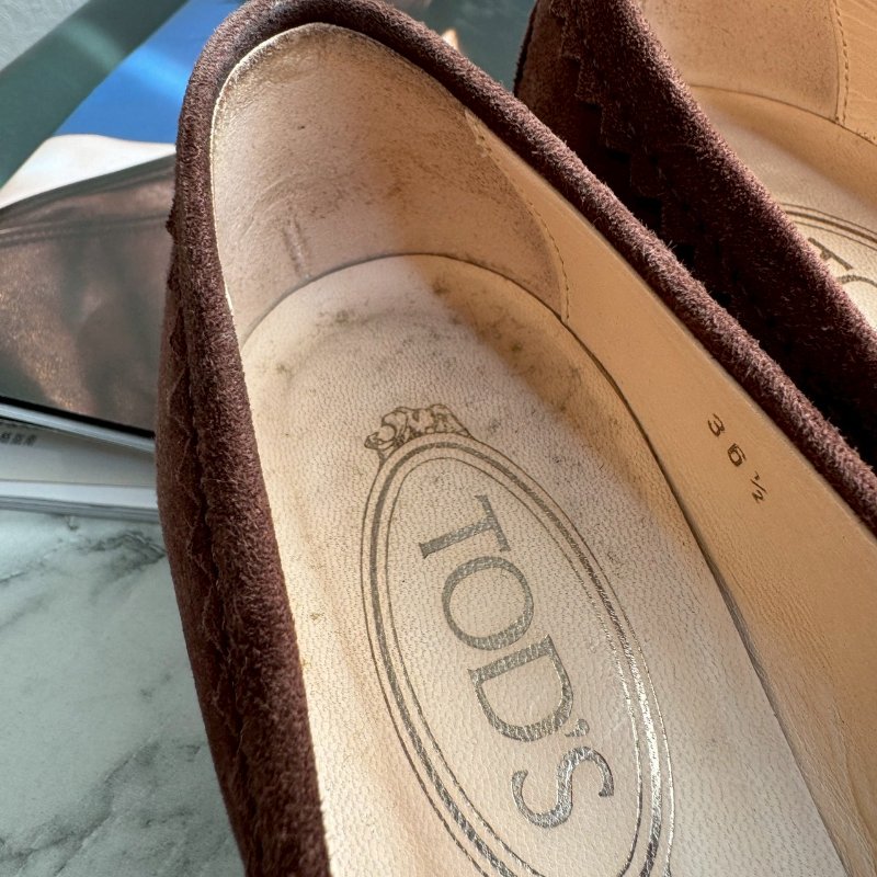 🎊個性又舒適 TODS 深咖色麂皮高跟鞋-4