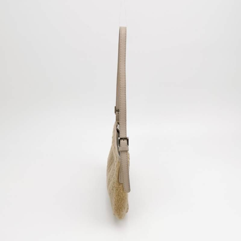 Loewe牛皮純色拉鏈單肩包-2