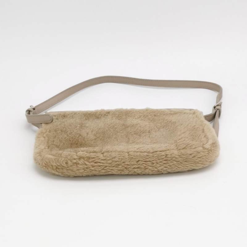 Loewe牛皮純色拉鏈單肩包-4