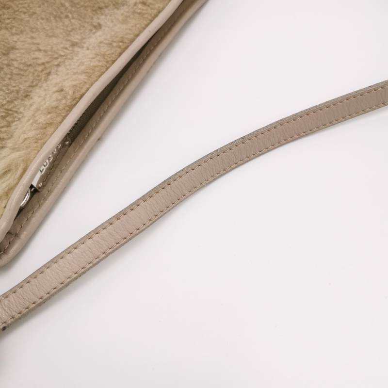 Loewe牛皮純色拉鏈單肩包-11