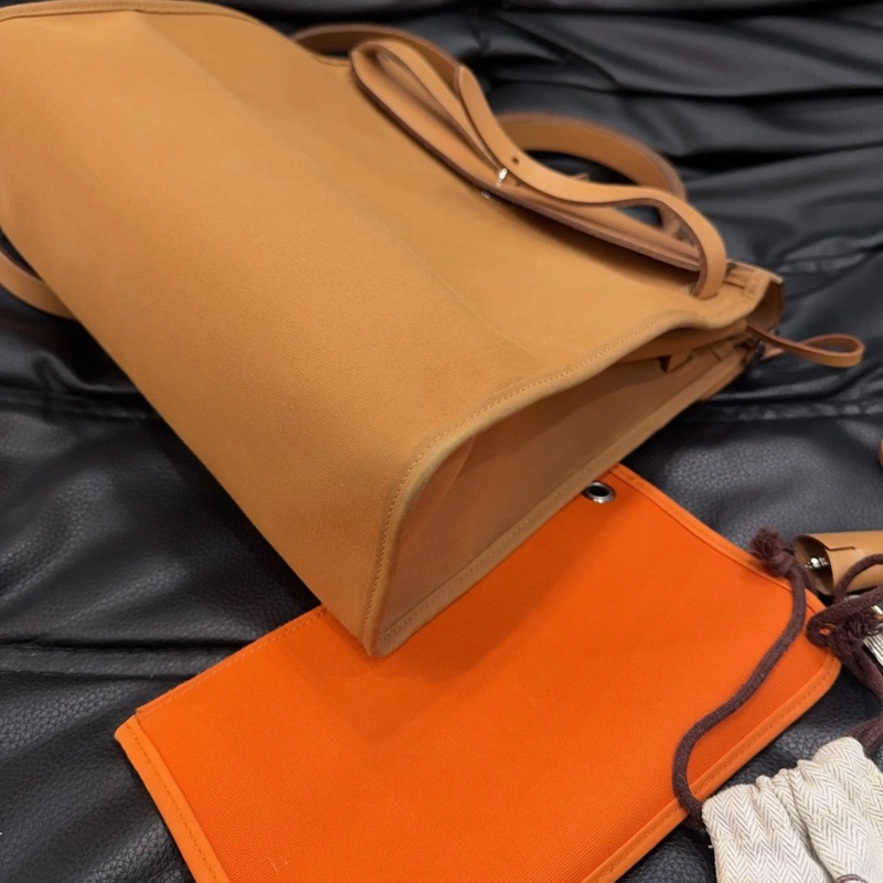 hermes 愛馬仕 herbag31 金棕拼橙色 雙色 帆布包 31×25 配件:鑰匙 鎖 掛件 防塵袋。復古時髦性價比之選。-9