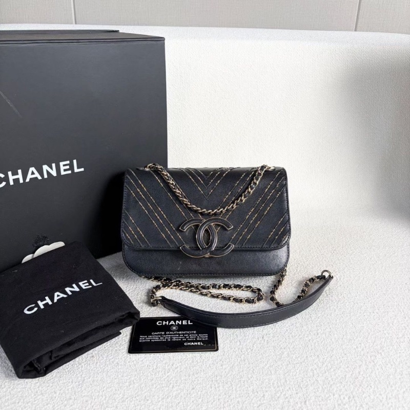 Chanel古巴系列V紋刺繡郵差包黑色 金扣 牛皮19*14*6.5 9新 配件塵袋 保卡-2