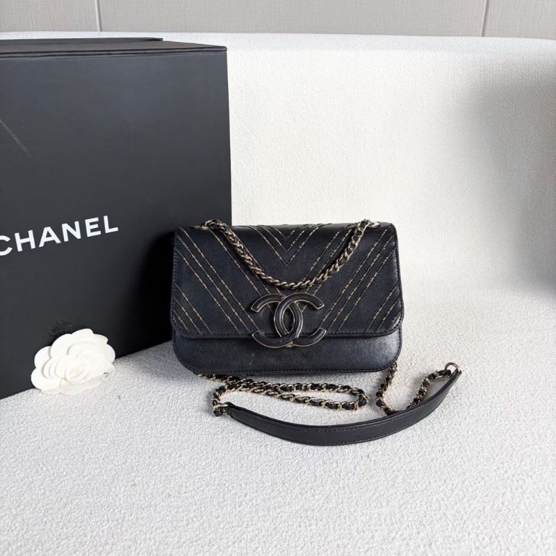 Chanel古巴系列V紋刺繡郵差包黑色 金扣 牛皮19*14*6.5 9新 配件塵袋 保卡-4