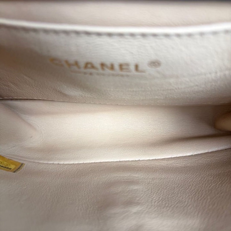 Chanel古巴系列V紋刺繡郵差包黑色 金扣 牛皮19*14*6.5 9新 配件塵袋 保卡-8