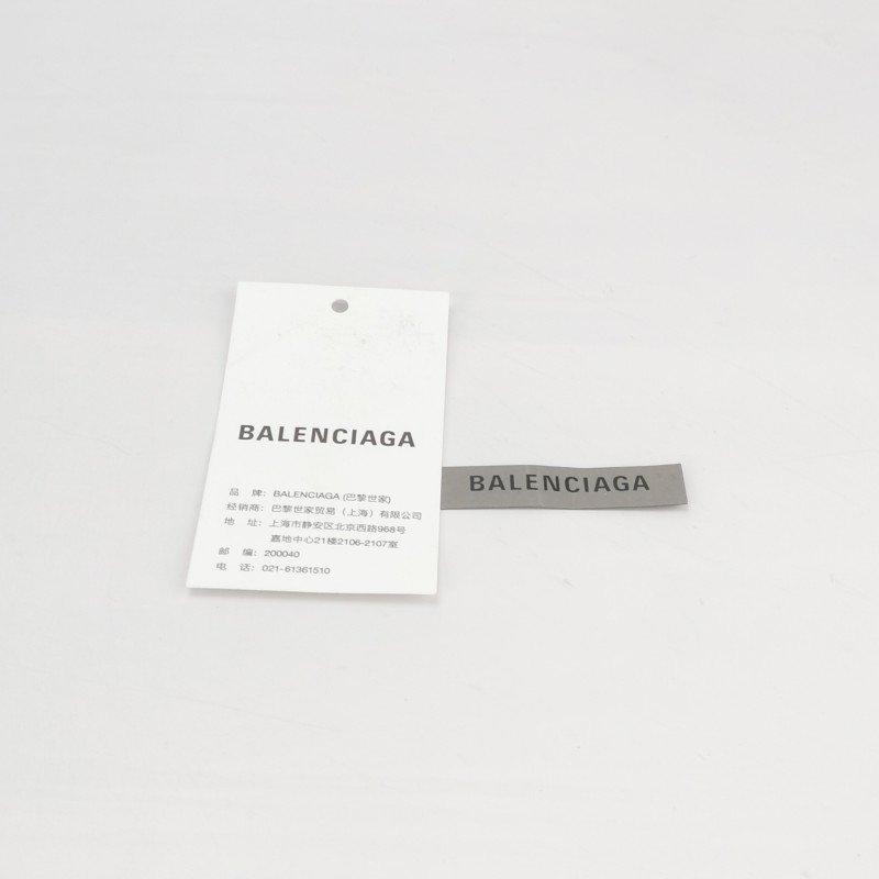 Balenciaga牛皮純色菱格絎縫B扣飾手拿包-7