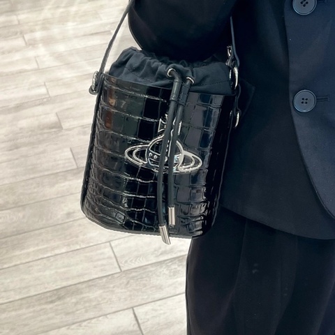 Vivienne Westwood Daisy 仿鱷魚皮紋水桶包