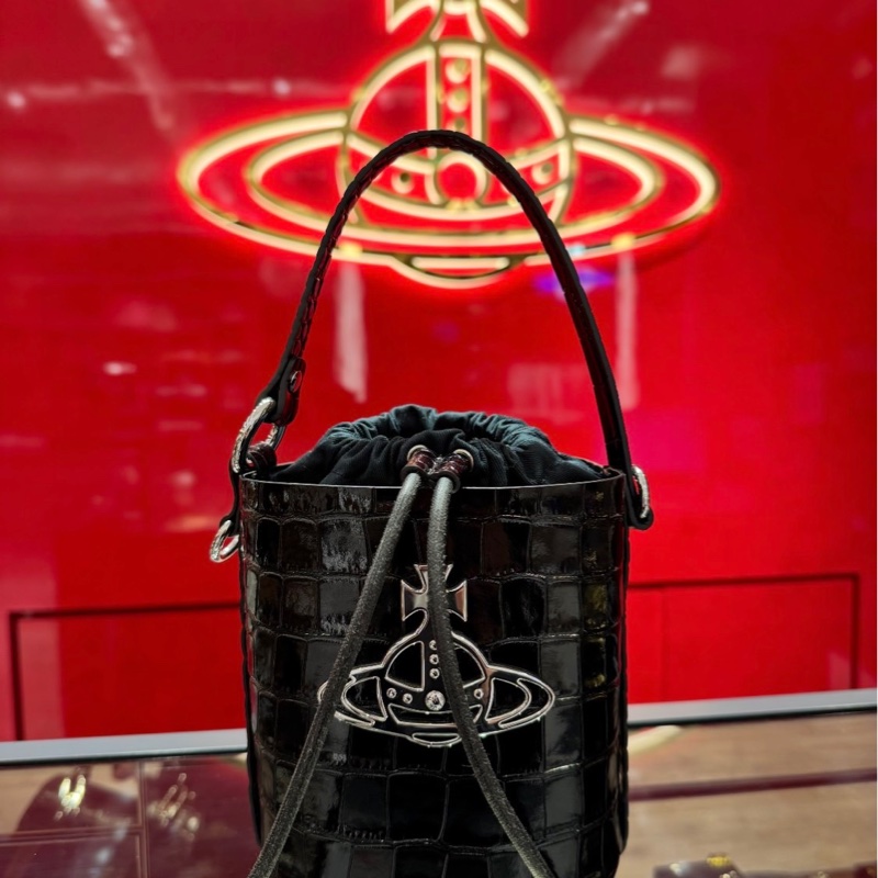 Vivienne Westwood Daisy 仿鱷魚皮紋水桶包-1