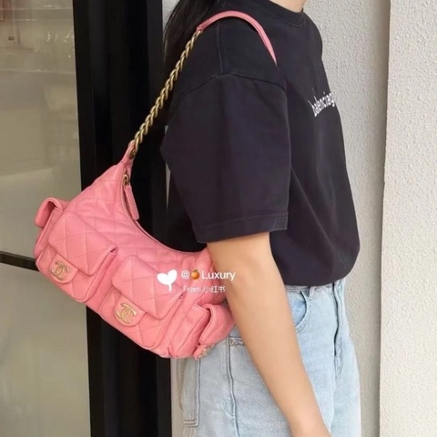 Chanel hobo嬉皮包 芯片款 粉色 金扣 羊皮 25*22*12  9新 配件塵袋
