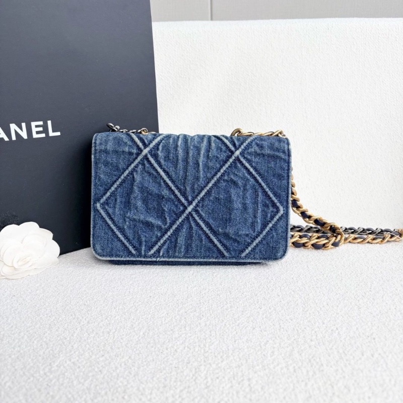 Chanel牛仔19bag Woc金扣19*13*3 9新 配件塵袋-2