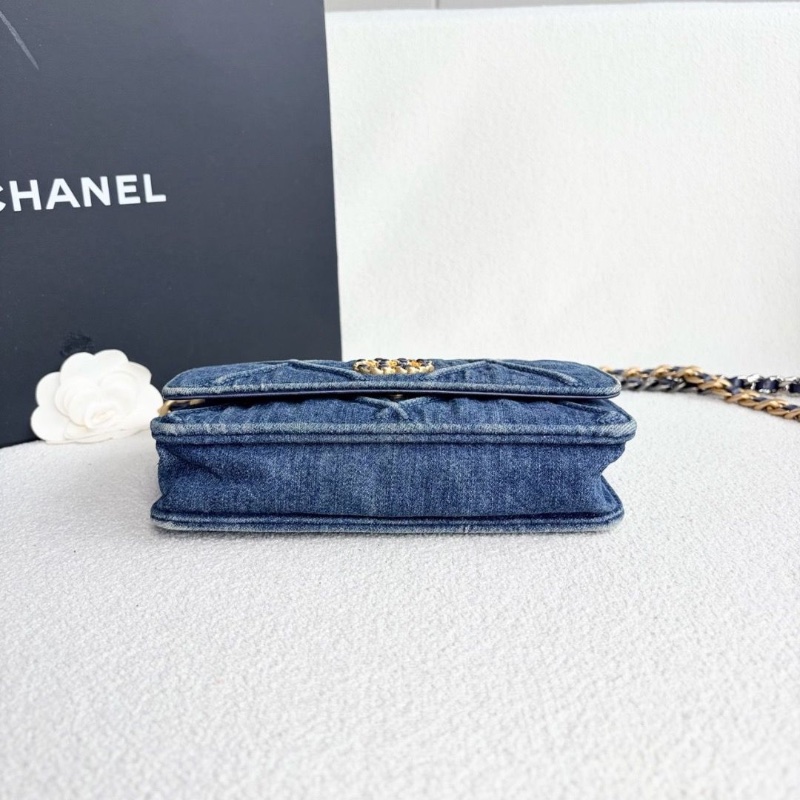 Chanel牛仔19bag Woc金扣19*13*3 9新 配件塵袋-4
