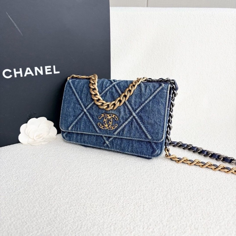 Chanel牛仔19bag Woc金扣19*13*3 9新 配件塵袋-5