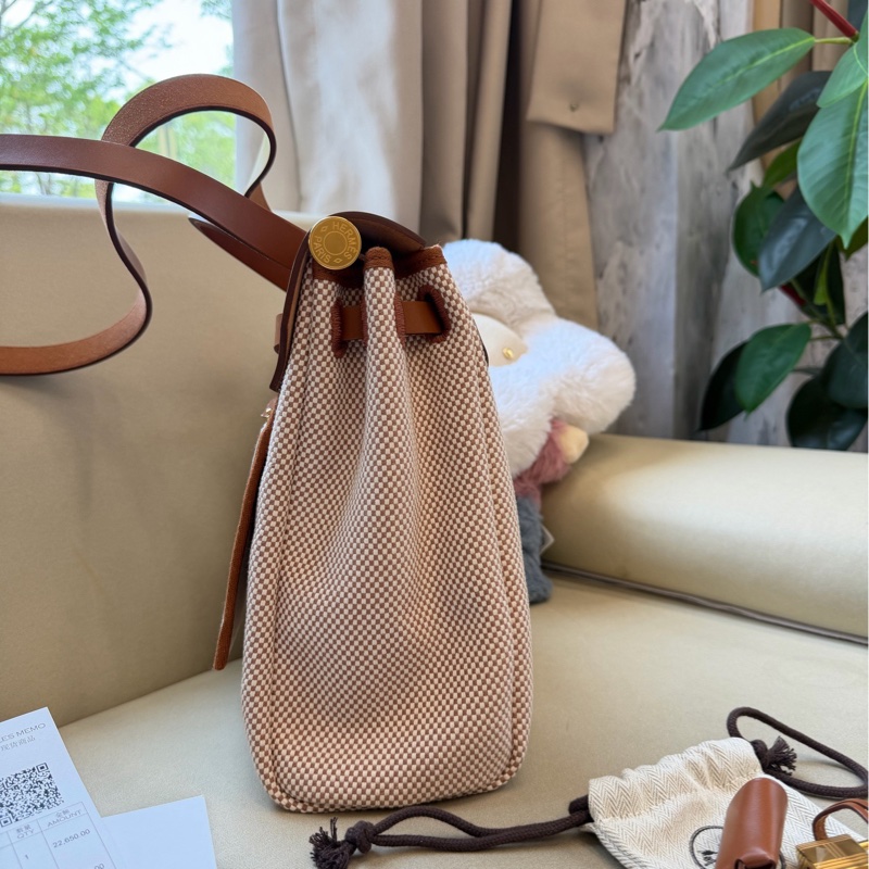 愛馬仕/hermes金棕華夫格帆布金扣Herbag31 鑰匙鎖 票,原始成色好。-2